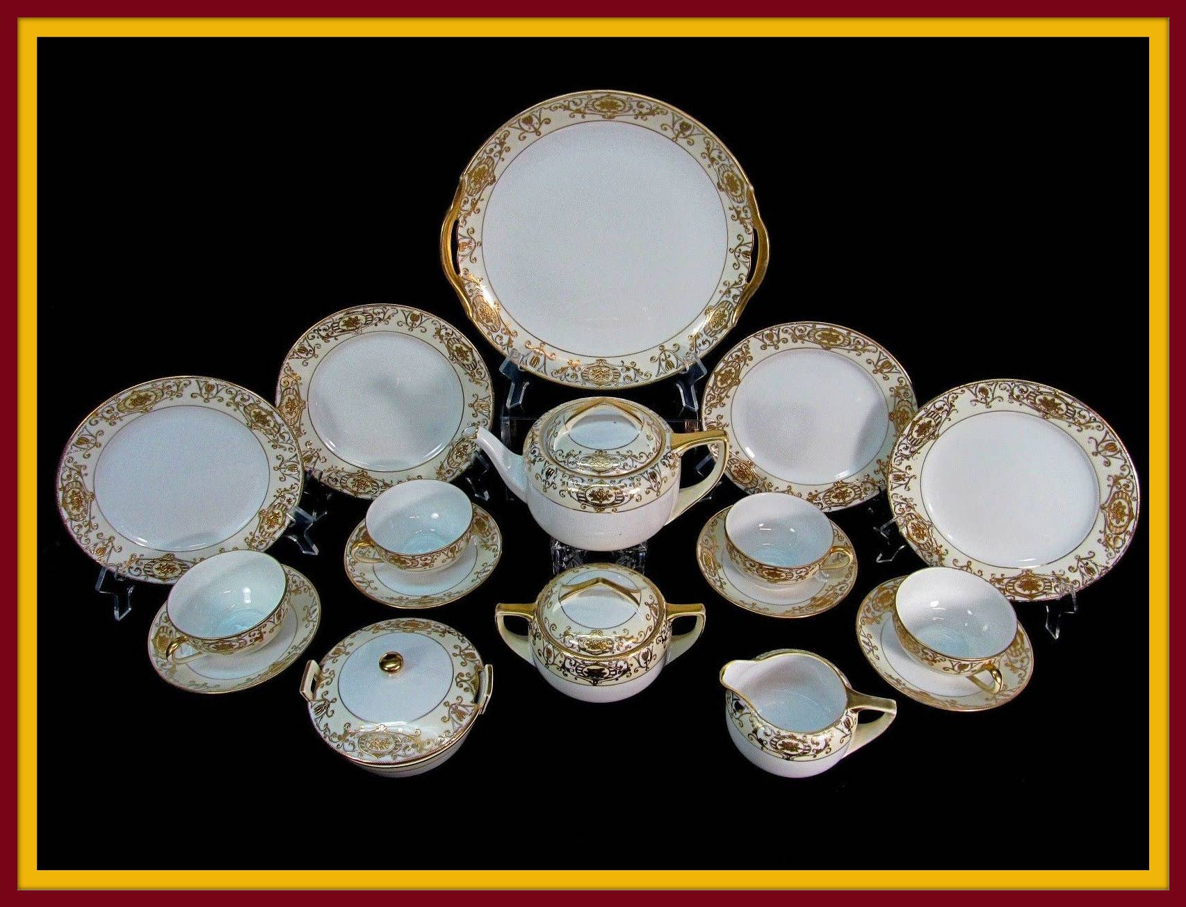 Identifying the Noritake Christmas Ball #175 China Pattern - HobbyLark